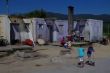 Slovenskí a českí vojaci rozdávali v martinských Bambuskách humanitnú pomoc 3